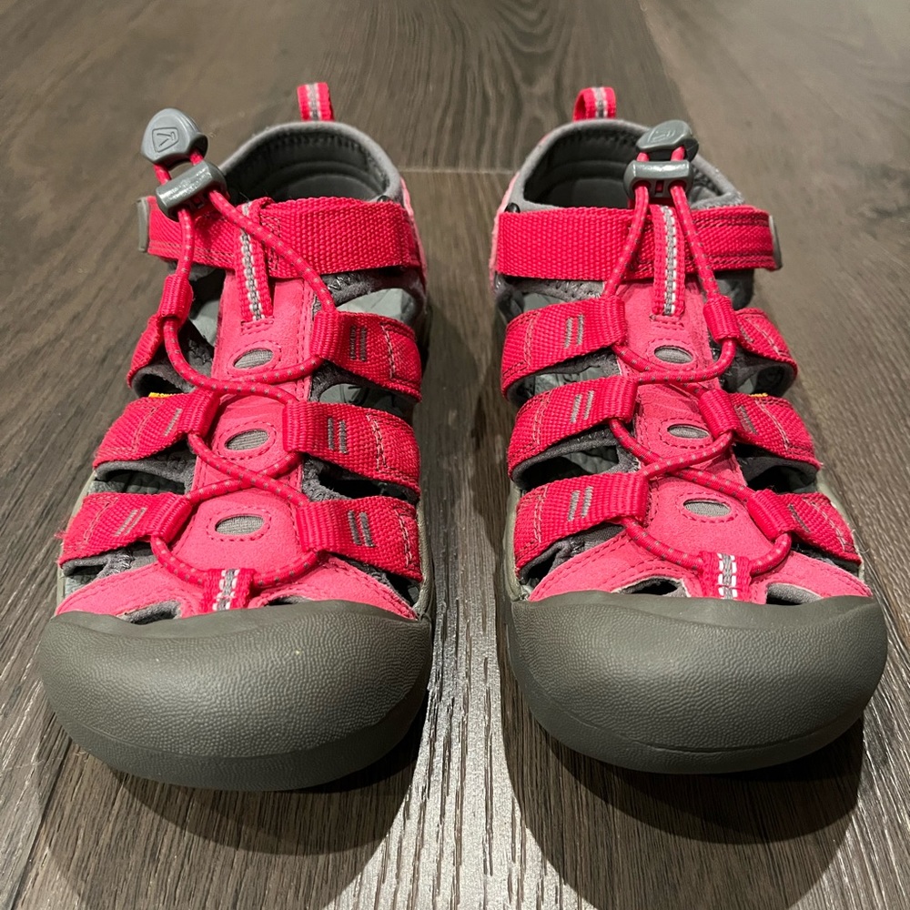 Keen Kids Sandals Size 4